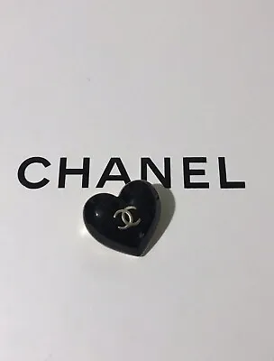 Chanel Holiday Christmas 2023 Black & Gold Heart Charm • £38