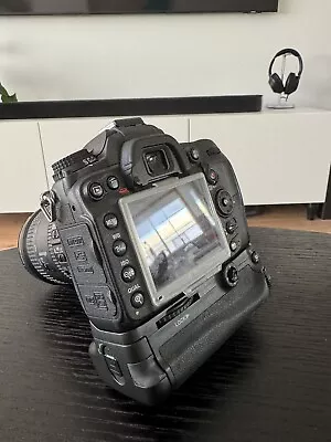 Nikon D7000 Kit • $1300