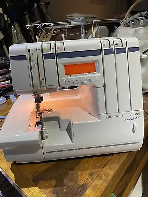 Husqvarna Viking Huskylock 936 Serger  Needs Service FOR PARTS ONLY Power On • $475