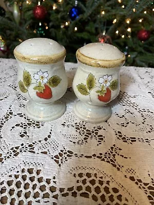 Mikasa Strawberry Festival Lb 801 Salt And Pepper Shaker • $16