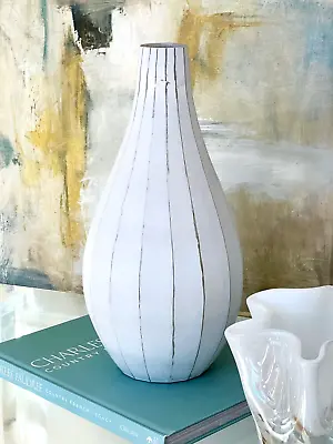 Vintage Contemporary Hand-painted White Ribbed Mercury Glass Vase • $28.71