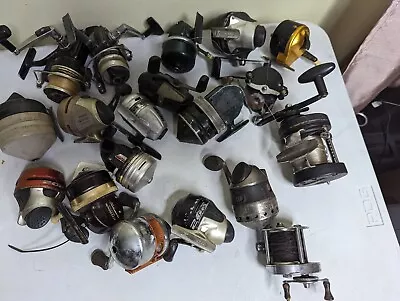 Vintage Fishing Reel Lot Of 19 Reels AS-IS Zebco Daiwa Ryobi Shakespeare Etc • $94.99