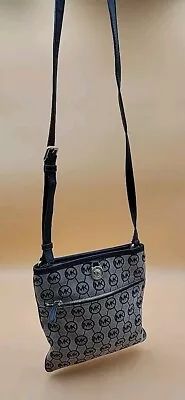 Michael Kors Kempton Large Pocket Signature Logo Leather Crossbody Hand Bag • $36