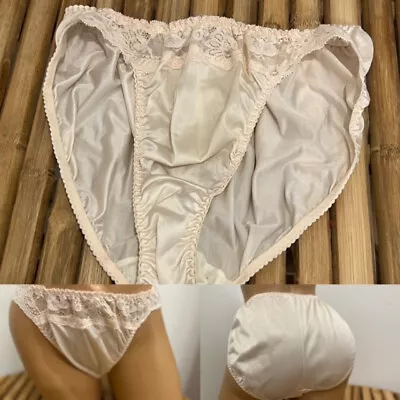 VINTAGE OLGA SILKY IVORY #21100 1990s NYLON BIKINI PANTY Sz 7 • $11.50