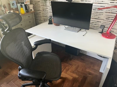 £750 • Buy Herman Miller Office Furniture Complete Office  Aeron/Desk/Filing/Pedestal/Light