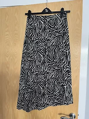 Ladies Black And White Zebra Print Asymmetrical Dressy Casual Light Skirt Sz 10 • £7