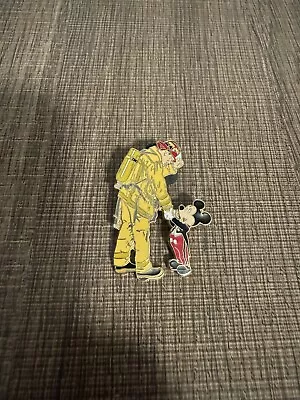 Disney - 2004 Mickey Mouse Giving Thanks - Fire Fighter Fireman Rescue Pin 7347 • $20