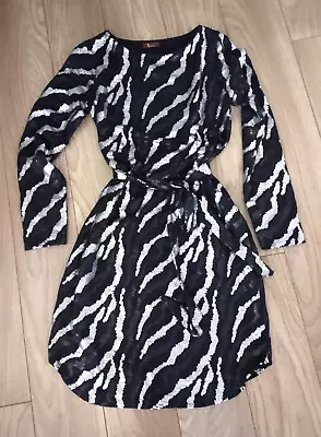 V By Eva Silver And Black LS Dress Sz M • $16.45