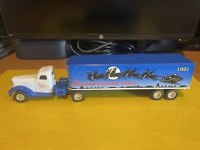 1947 Int. Kb-12 Semi Cab/trailer 1/43 Ertl Nib Dist. 1991 Eastwood Xmas Truck • $33.52