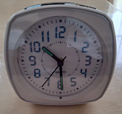 £10 • Buy Silent Non Ticking Alarm Clock Battery Powered Luminous Hands At Night Clock UK