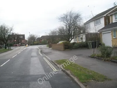 Photo 6x4 Distant Traffic Lights In Hazleton Way Horndean/SU7013  C2009 • $2.49