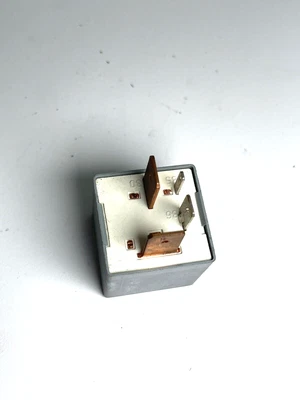 $42.49 • Buy OEM VOLKSWAGEN Glow Plug Relay Control Unit 103 357911253
