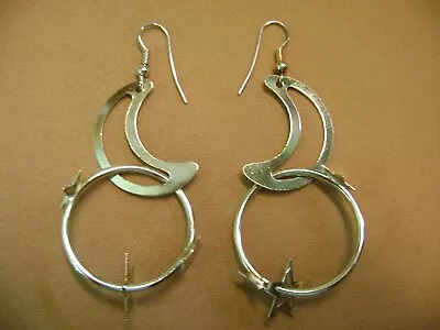 Vintage Crescent Moon And Stars Dangle Silver Tone Pierced Earrings • $5.99