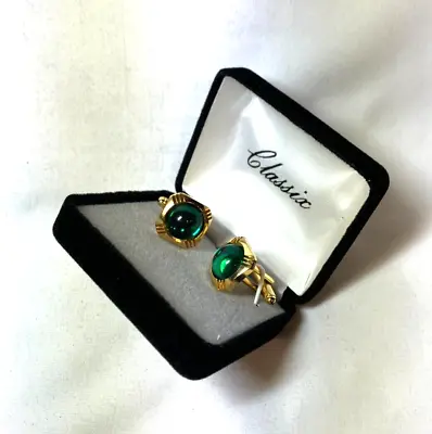 CL1817G CLASSIXjewels CUFF LINKS GOLD TONE PLATED WITH KELLY GREEN CABACHON • $9.99