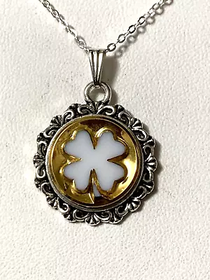 NEW LISTING* VINTAGE CRYSTAL INTAGLIO 4-LEAF CLOVER NECKLACE W/NEW 18  CHAIN.sil • $12.50