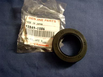 Kawasaki El250 Ex250 Kh400 Kz440 Gen Nos Crankcase Seal  92049-1506    92050-024 • £9.99