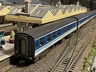 Rake Of 5 Bachmann Mk1 Coaches In Regional Railways Livery 00 Gauge  • £62.05