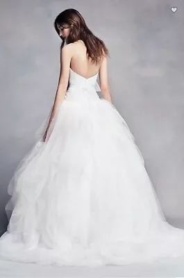 BRAND NEW Wedding Dress Vera Wang Size 4 Ivory - Includes Sash And Garter • $480