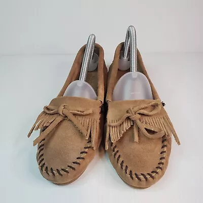 Minnetonka Womens Kilty Size 8 US Leather Suede Moccasins Fringe Shoes Taupe • $19.99