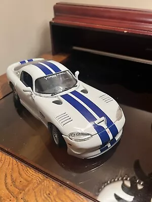 Maisto 1997 Dodge Viper GTS COUPE 1:18 Scale Diecast Model Car • $20