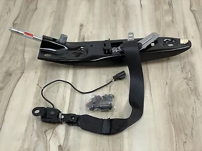 2005-2011 Volvo XC90 OEM RIGHT FRONT PASSENGER SEAT BELT RETRACTOR ASSEMBLY • $79.95