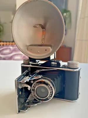 Vintage 1949 Foldex 20 Pho-Tak Folding Camera With 86mm Octvar Lens & Flash Can • $19.99