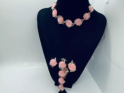 Vtg. Unmarked Coro Pink Thermoset & Gold Tone Necklace Bracelet & Earrings 377 • $14.50