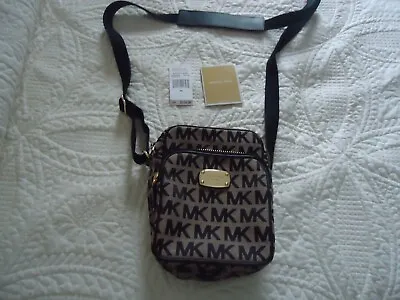 NEW Michael Kors Signature Flight Bag Crossbody Purse Beige Black • $95