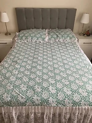 Handmade Beautiful Lace Bedspread With Green Lining + 2 Lace Pillows. New • £18