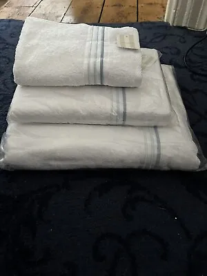 New Laura Ashley Mayfair 3 Bath Towel Set White With Blue Striped Edge BNWT • £80