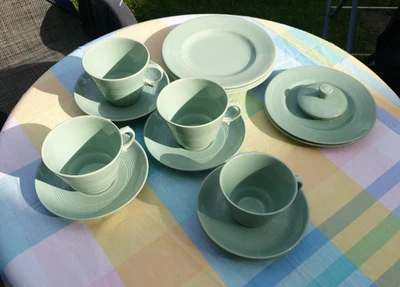 £15 • Buy 16pc Job Lot WOODS WARE BERYL-  DESSERT/SIDE PLATES CUPS & SAUCERS, LID FOR SB
