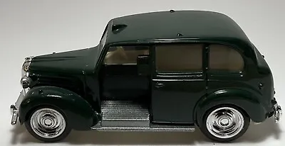 Ertl Die Cast Green  1:43 Austin FX3 London Taxi Sedan • $4.99