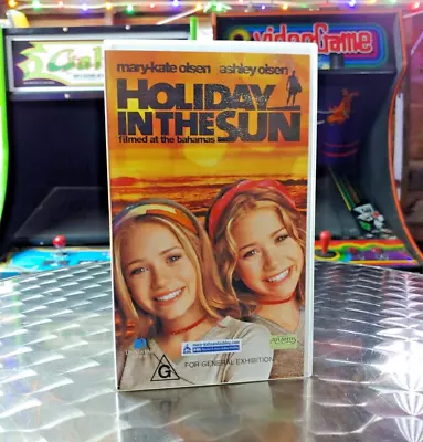 Holiday In The Sun - Olsen Twins - VHS Movie Video Tape VGC • £3.64