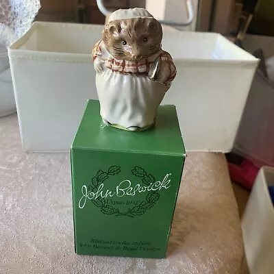 Beswick  Beatrix Potter Mrs Tiggy Winkle Platinum Gold Script  1997 • £9.99