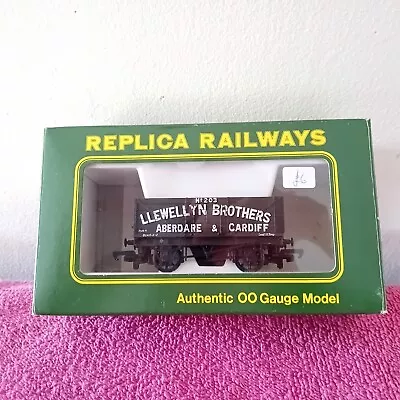 Replica Railways - OO Gauge - #13210 7-Plank Open Wagon - Llewellyn Brothers • £4.99