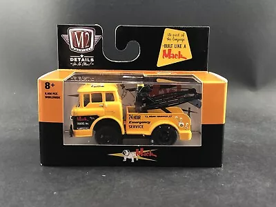 M2 Machines Mack 1957 Mack Model N Tow Truck R68 1/64 COMB SHIP $1 PER MULT • $5.32