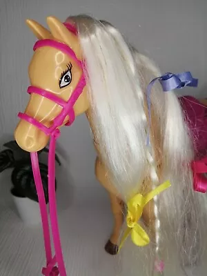 💕💕Barbie Walking Horse With Sound Features💞 • £16