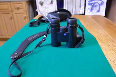 Zeiss Binoculars 8 X 32 Conquest HD. • £495