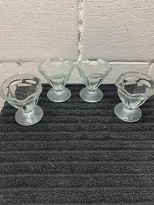 Set Of 4 Vintage Tulip Shaped 5  Tall Glass Ice Cream Sundae Dishes Parfait • $13