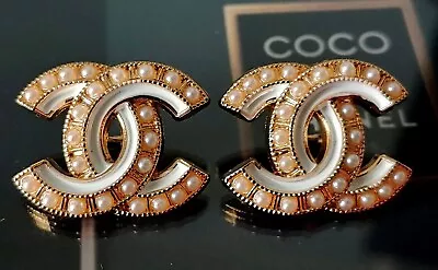£23.45 • Buy 2 Chanel Stamped White Gold Pearl CC Buttons 18 Mm × 22 Mm Lot Of 2