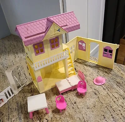 1998 Barbie Vintage Kelly Doll Playhouse Dollhouse With Some Accessories • $29.99
