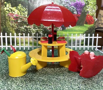 Ideal PATIO TABLE W/ WATERING CAN Vintage Tin  Dollhouse Furniture Plastic 1:16 • $9.50