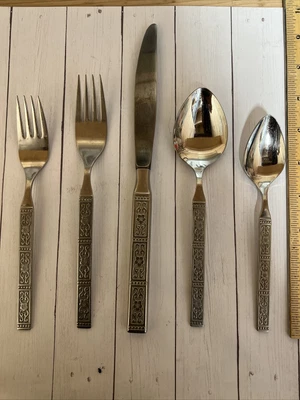 $5.40 • Buy Oneida Community ISABELLA Stainless Silverware Flatware 5 Pc. Place Setting