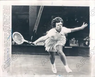 1965 Wimbledon US Billie Jean Moffitt Returned Else Spruyts Ball Press Photo • $15