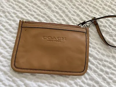 Rare Vintage COACH Slim Clutch Standard Wristlet Purse Made In NY Tan Leather* • $39.99