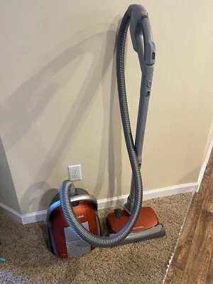 $189.99 • Buy Electrolux Oxygen Type B Canister Vacuum Cleaner EL6988