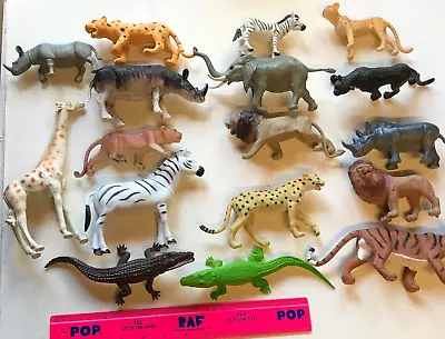 £2.99 • Buy Group Of 17 Plastic Toys - African Wild Animal Figures