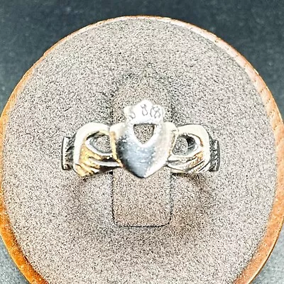 Vintage Solid Sterling Silver 925 Fine Claddagh Band 1.5mm Ring Size 6 Fit • $27