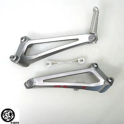 09-14 Yamaha Yzf R1 Rear Passenger Foot Pegs Y31 • $21.50