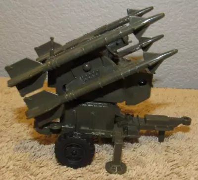 New-Ray Army Military Trailer Missile Launcher - 2000 • $16.99